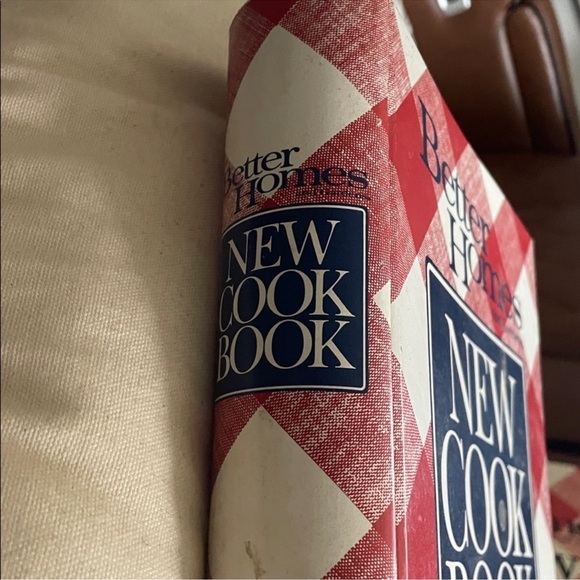 Better Homes And Gardens New Cook Book - Red and White Checkerboard Cover - Picture 2 of 11